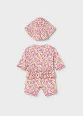 Traje completo c/gorro floresitas rosa
